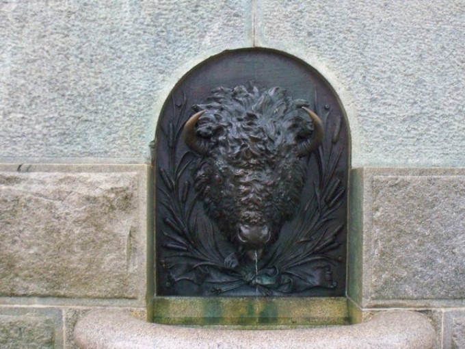 150729_bronze_bull_head